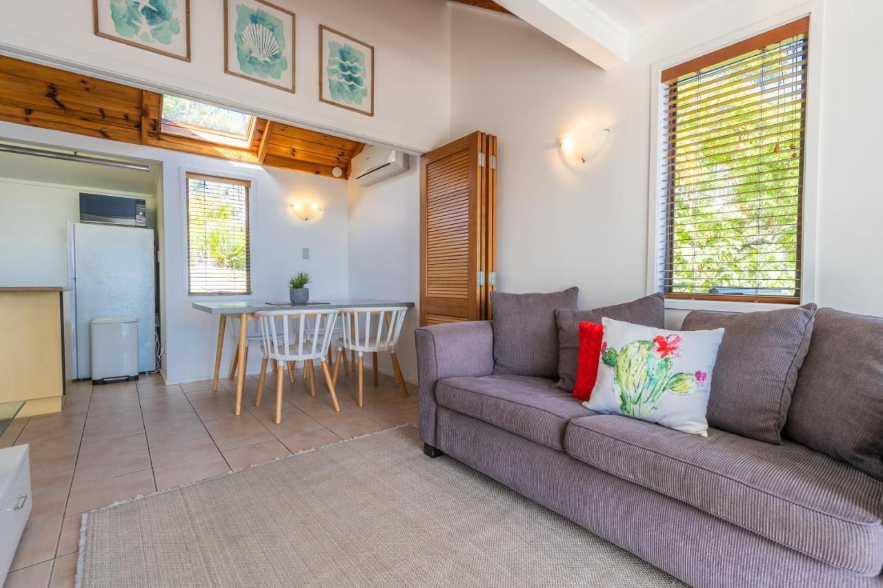 Palm Beach Cottage With Private Spa Pool Екстер'єр фото